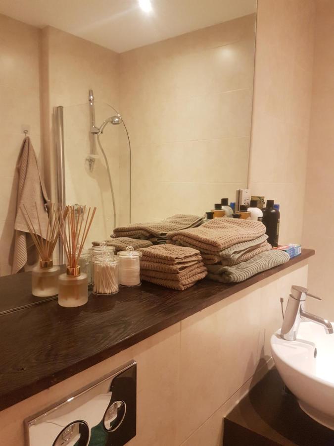 Appartamento View Apartment, Short Walk To Tower Bridge, Free Parking *