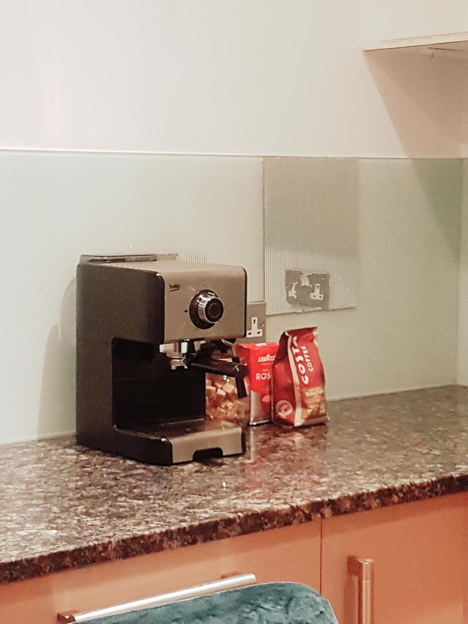 Appartamento View Apartment, Short Walk To Tower Bridge, Free Parking Londra